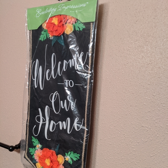 NWT Indoor/Outdoor Welcome to Our Home Banner Flag - Picture 2 of 7